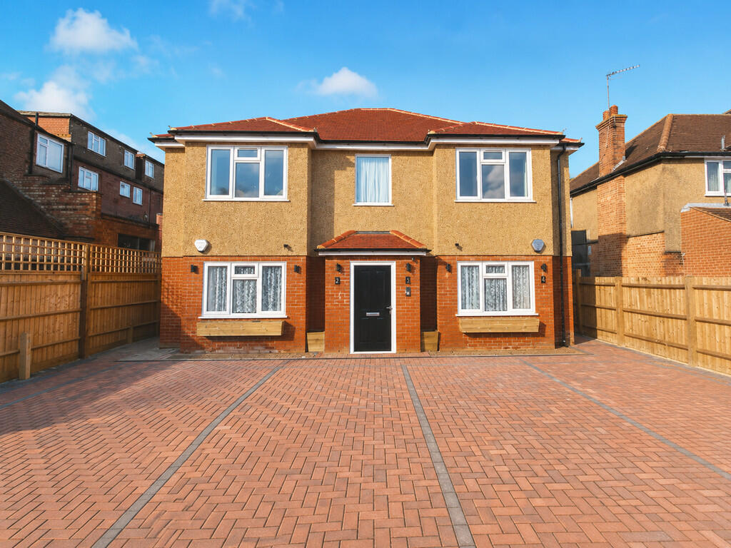 1 bed Apartment for rent in Uxbridge. From Andrews Turbervilles Estate Agents - Hillingdon - Crescent Parade 1 bed Apartment for rent in Uxbridge. From Andrews Turbervilles Estate Agents - Hillingdon - Crescent Parade