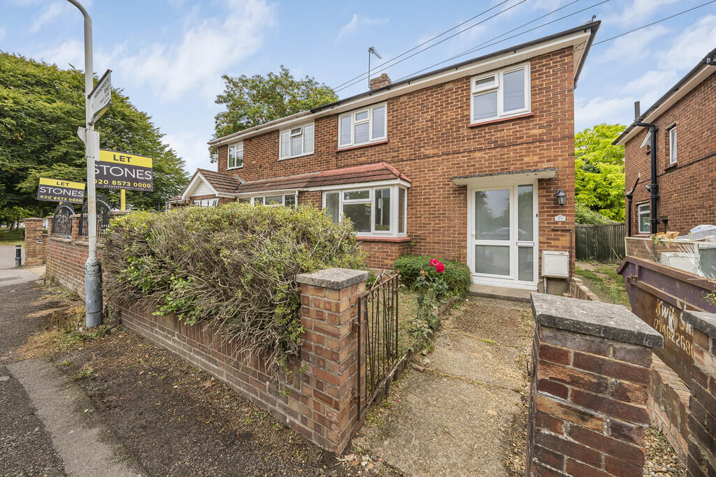 3 bed Semi Detached for rent in West Drayton. From Andrews Turbervilles Estate Agents - Hillingdon - Crescent Parade 3 bed Semi Detached for rent in West Drayton. From Andrews Turbervilles Estate Agents - Hillingdon - Crescent Parade