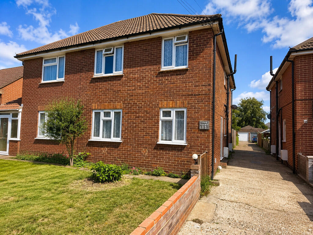 2 bed House (unspecified) for rent in Uxbridge. From Andrews Turbervilles Estate Agents - Hillingdon - Crescent Parade 2 bed House (unspecified) for rent in Uxbridge. From Andrews Turbervilles Estate Agents - Hillingdon - Crescent Parade
