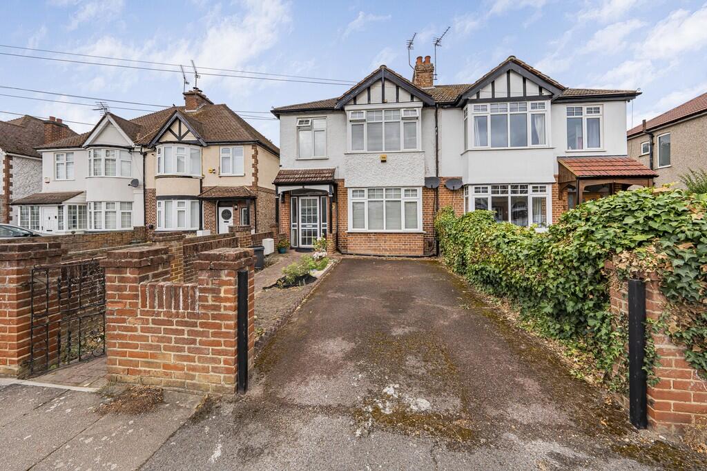 3 bed Semi Detached for rent in Yiewsley. From Andrews Turbervilles Estate Agents - Hillingdon - Crescent Parade 3 bed Semi Detached for rent in Yiewsley. From Andrews Turbervilles Estate Agents - Hillingdon - Crescent Parade