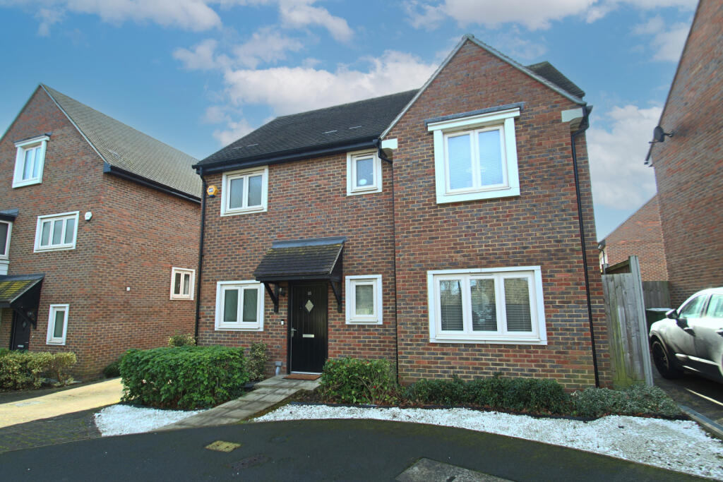 4 bed Detached for rent in Eltham. From Anthony James - South East