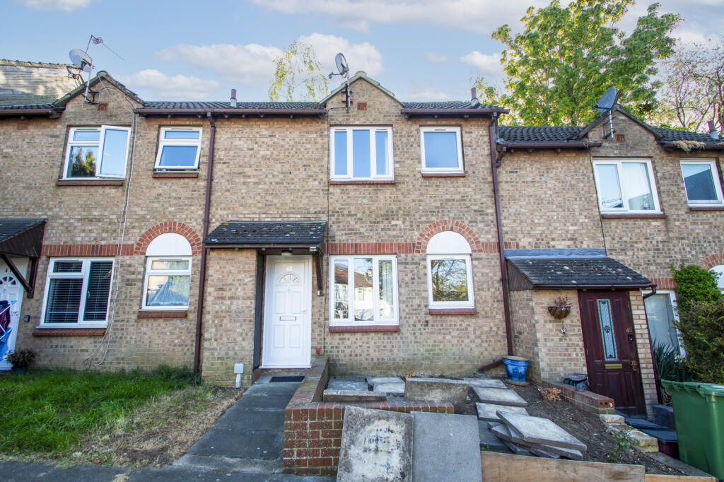 1 bed Mid Terraced House for rent in Erith. From Anthony James - South East