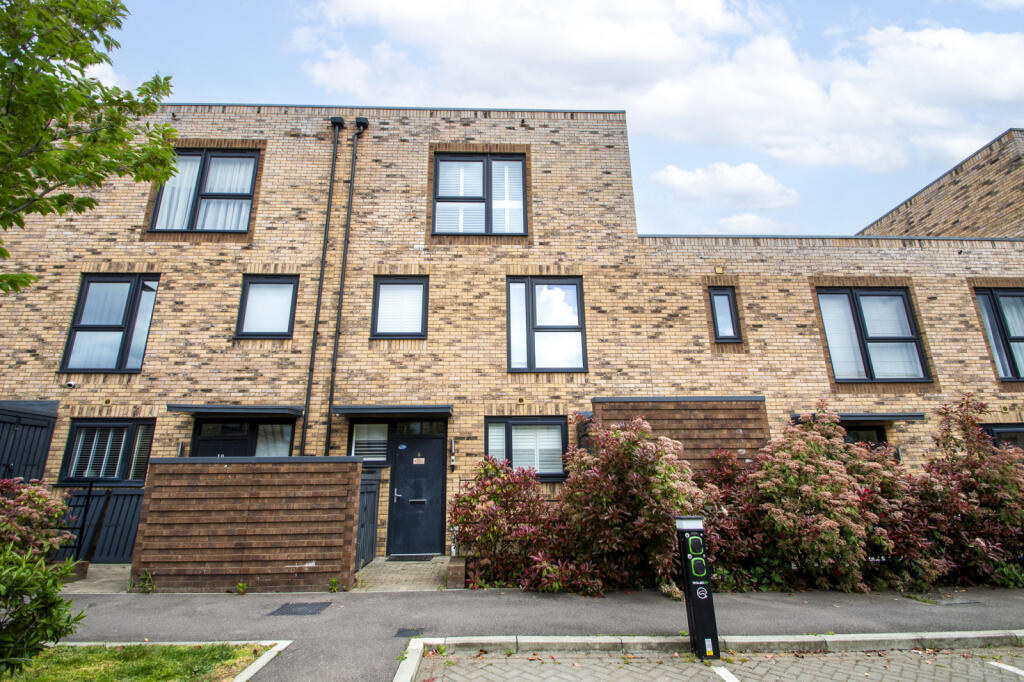 4 bed Town House for rent in Erith. From Anthony James - South East