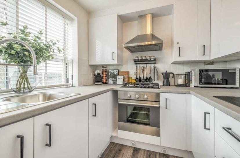 2 bed 1st Floor Flat for rent in Rochester. From Anthony James - South East