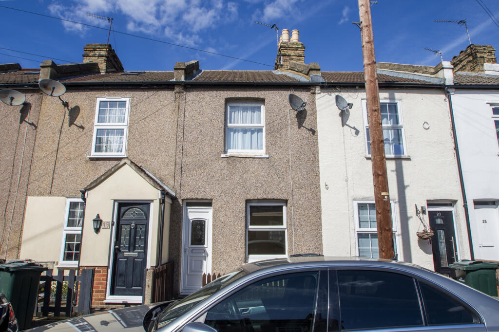 2 bed Mid Terraced House for rent in Crayford. From Anthony James - South East