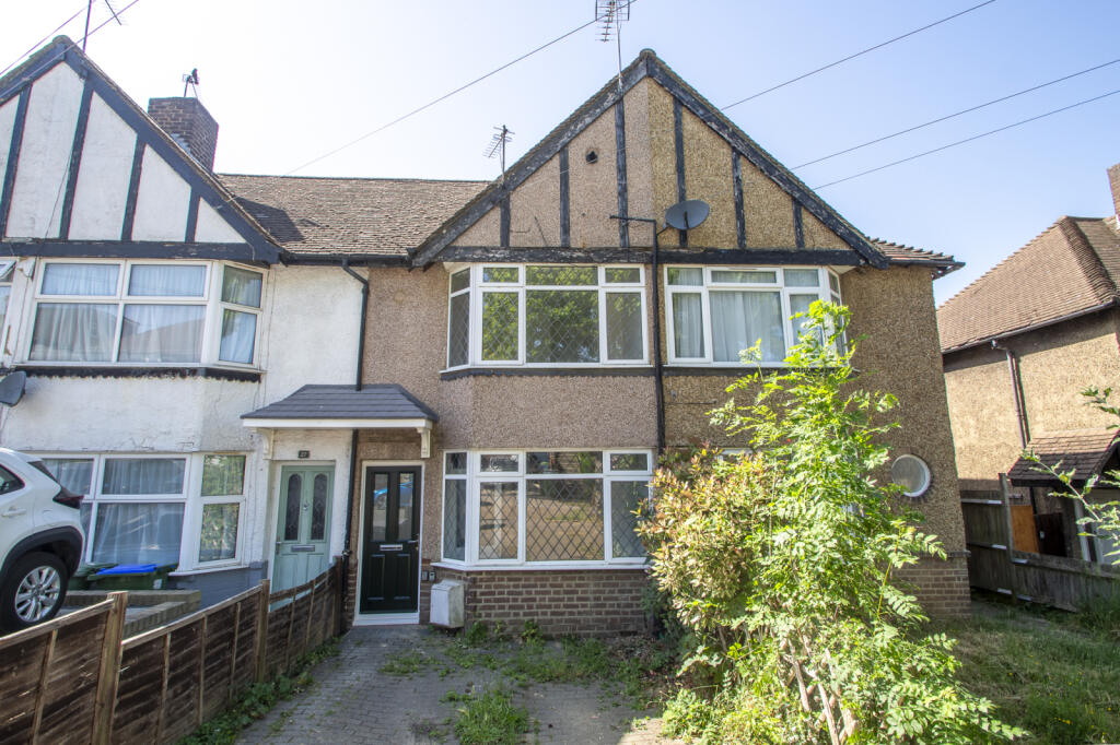 3 bed Mid Terraced House for rent in Sidcup. From Anthony James - South East