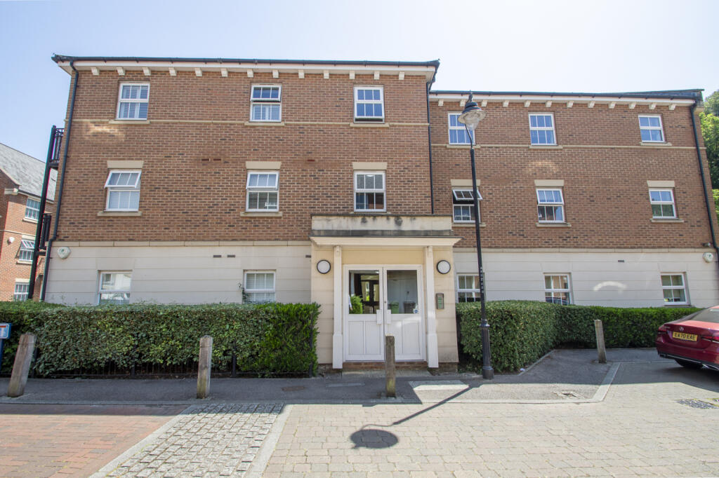 2 bed 1st Floor Flat for rent in Swanscombe. From Anthony James - South East