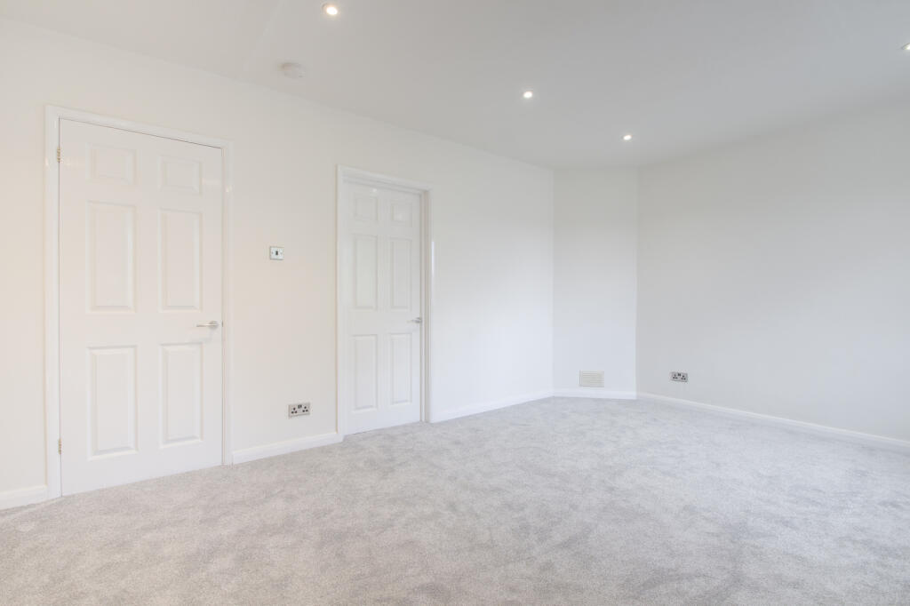2 bed 1st Floor Flat for rent in Eltham. From Anthony James - South East