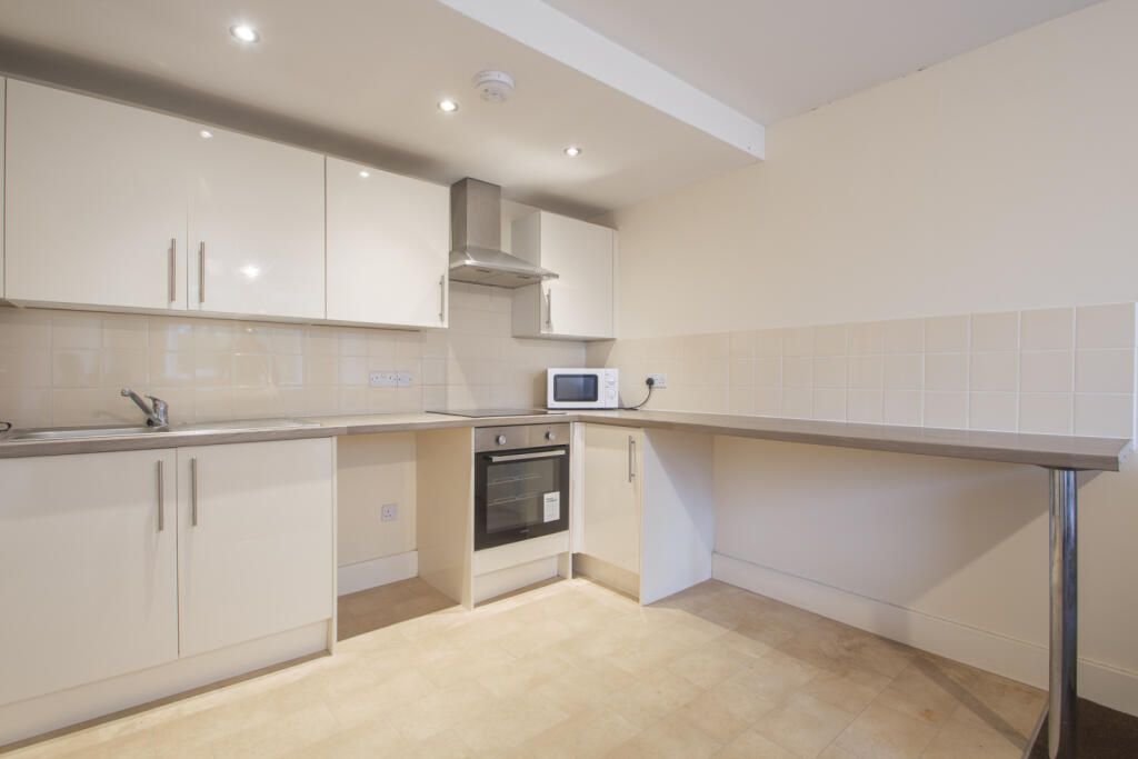 2 bed 1st Floor Flat for rent in Sidcup. From Anthony James - South East