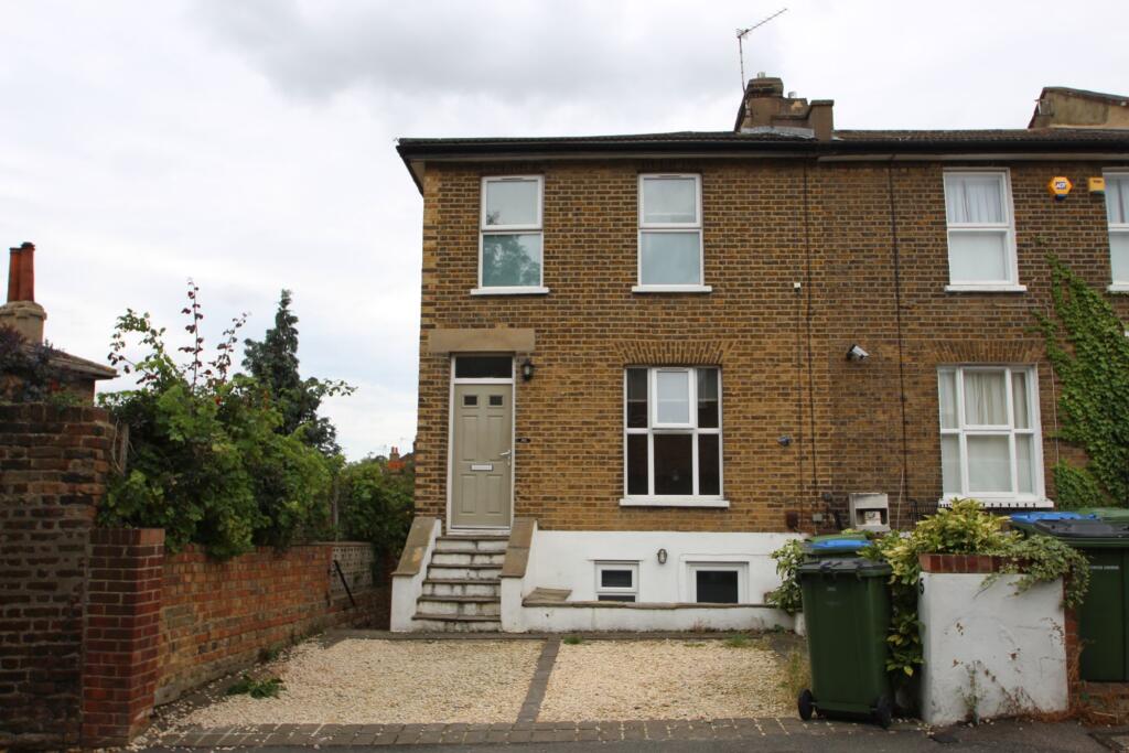 1 bed 1st Floor Flat for rent in London. From Anthony James - South East