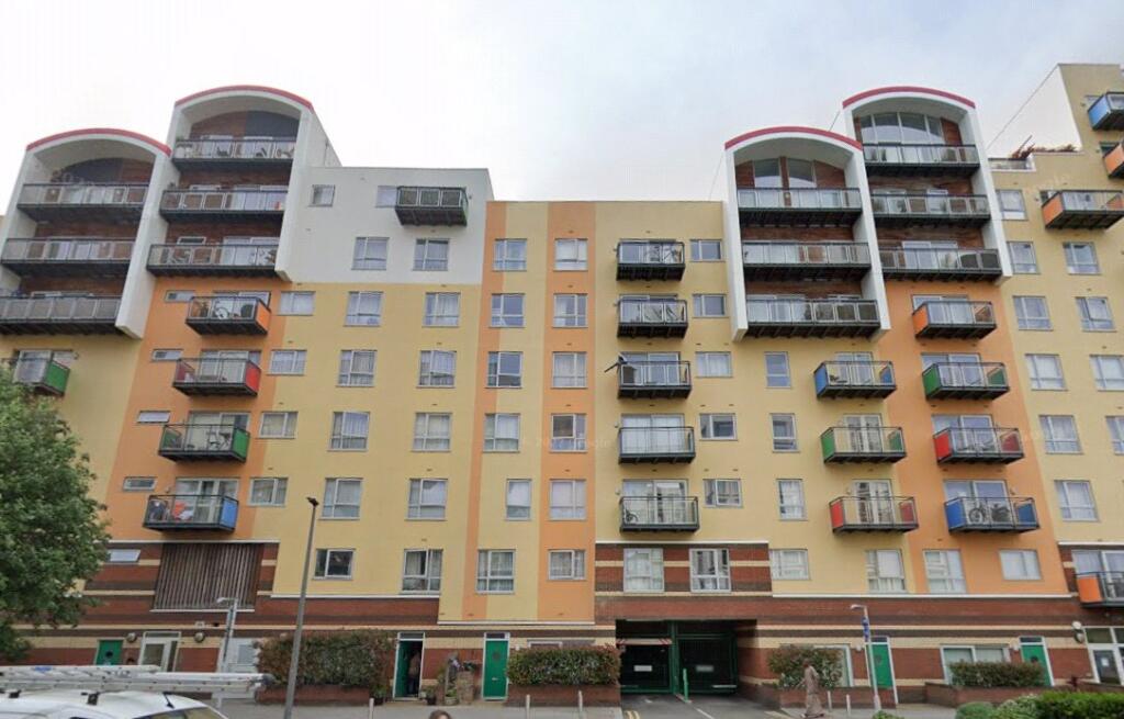 3 bed Apartment for rent in London. From Anthony Martin Estate Agents - Dartford
