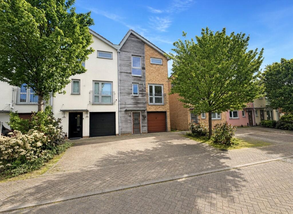 3 bed End of Terrace for rent in Crayford. From Anthony Martin Estate Agents - Dartford