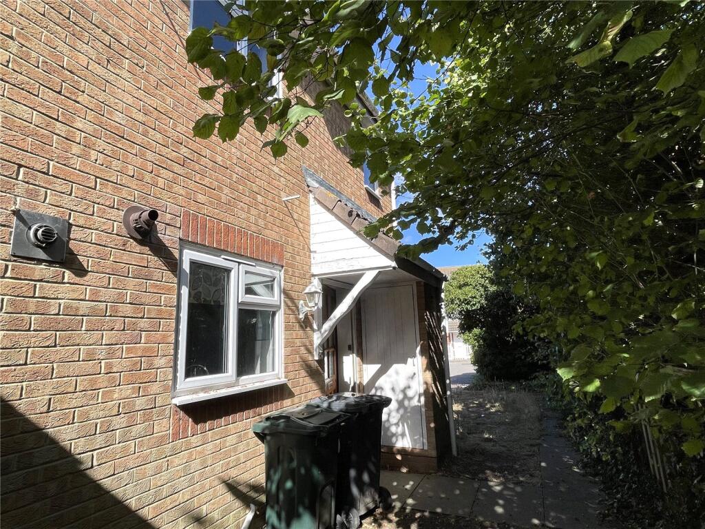1 bed Semi Detached for rent in Crayford. From Anthony Martin Estate Agents - Dartford