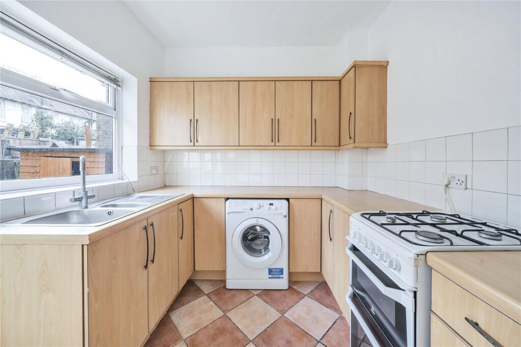 2 bed Mid Terraced House for rent in London. From Anthony Pepe Estate Agents - Harringay