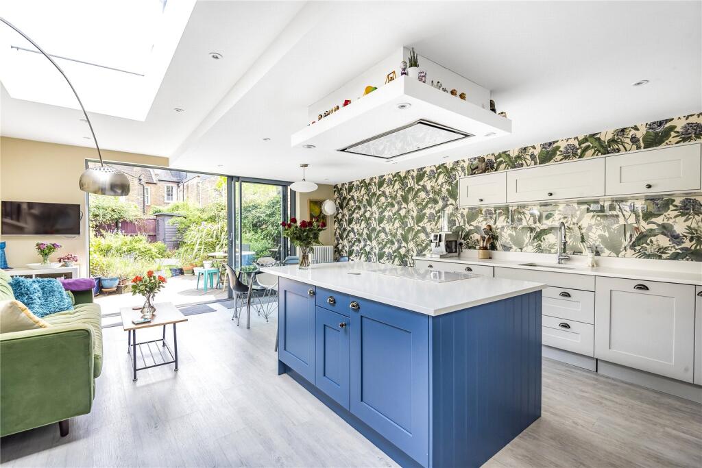 3 bed Mid Terraced House for rent in Hornsey. From Anthony Pepe Estate Agents - Harringay 3 bed Mid Terraced House for rent in Hornsey. From Anthony Pepe Estate Agents - Harringay