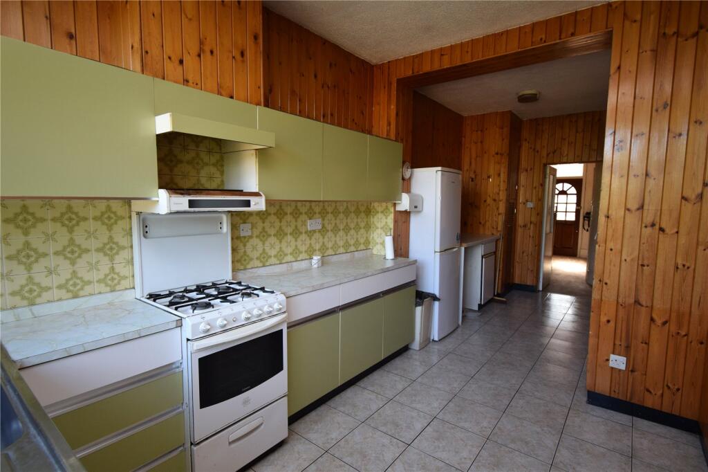 3 bed Mid Terraced House for rent in London. From Anthony Pepe Estate Agents - Harringay