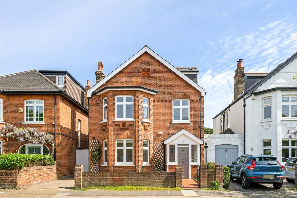 5 bed Semi-Detached House for rent in Richmond upon Thames. From Antony Roberts Estate Agents -  Kew - Lettings