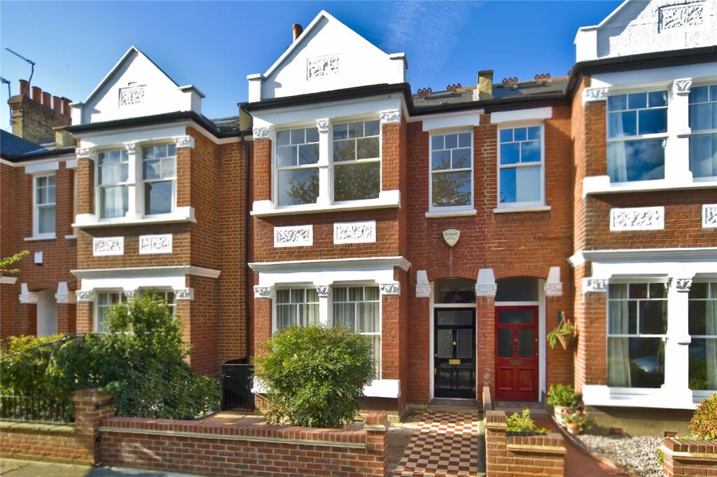 5 bed Mid Terraced House for rent in Richmond upon Thames. From Antony Roberts Estate Agents -  Kew - Lettings