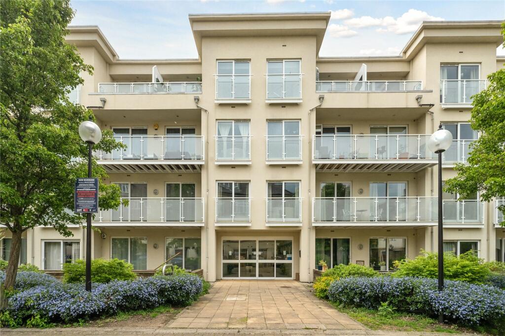 2 bed Apartment for rent in Richmond upon Thames. From Antony Roberts Estate Agents -  Kew - Lettings