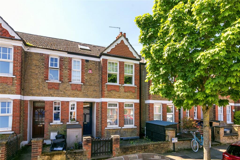 2 bed Maisonette for rent in Richmond. From Antony Roberts Estate Agents -  Kew - Lettings