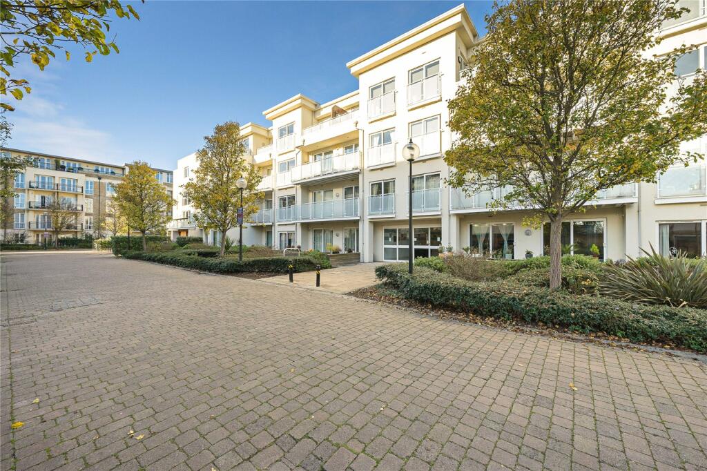 2 bed Apartment for rent in Richmond upon Thames. From Antony Roberts Estate Agents -  Kew - Lettings
