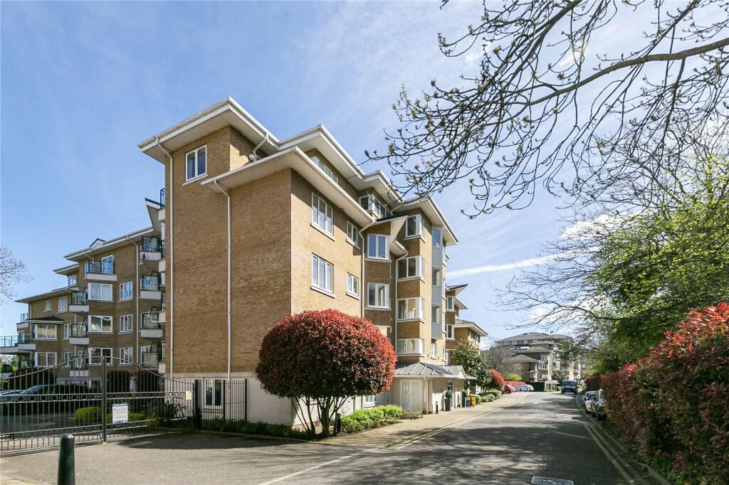 2 bed Apartment for rent in Richmond. From Antony Roberts Estate Agents -  Kew - Lettings