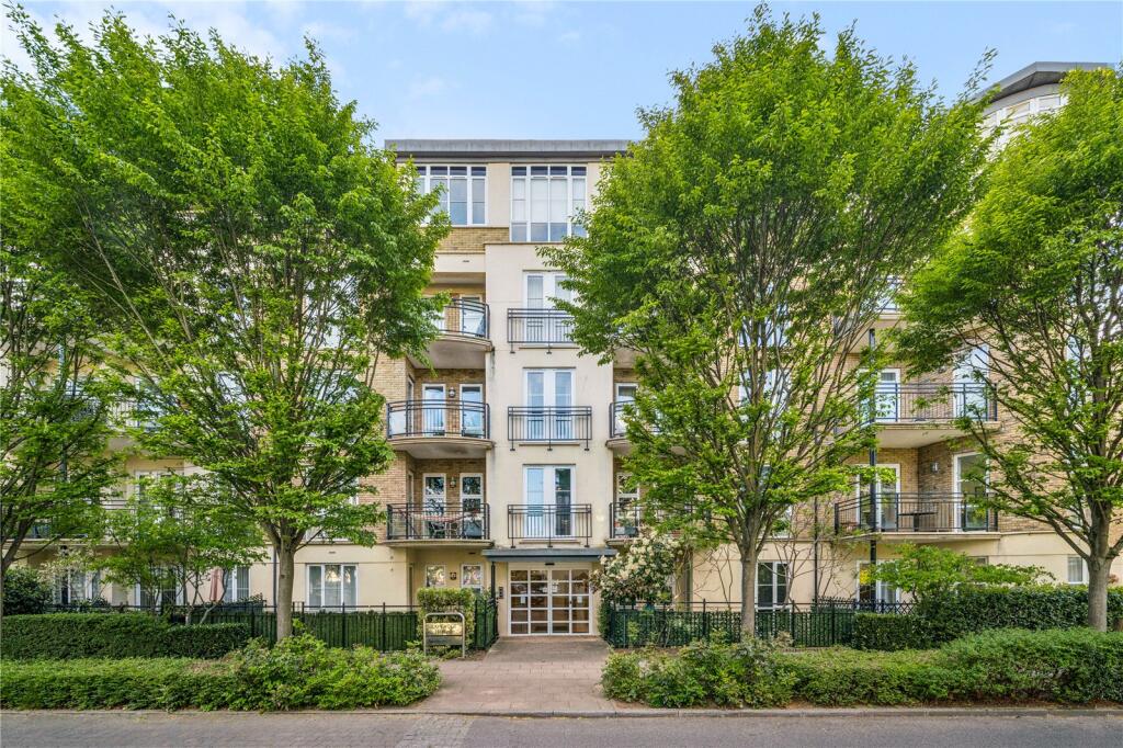 2 bed Apartment for rent in Richmond. From Antony Roberts Estate Agents -  Kew - Lettings
