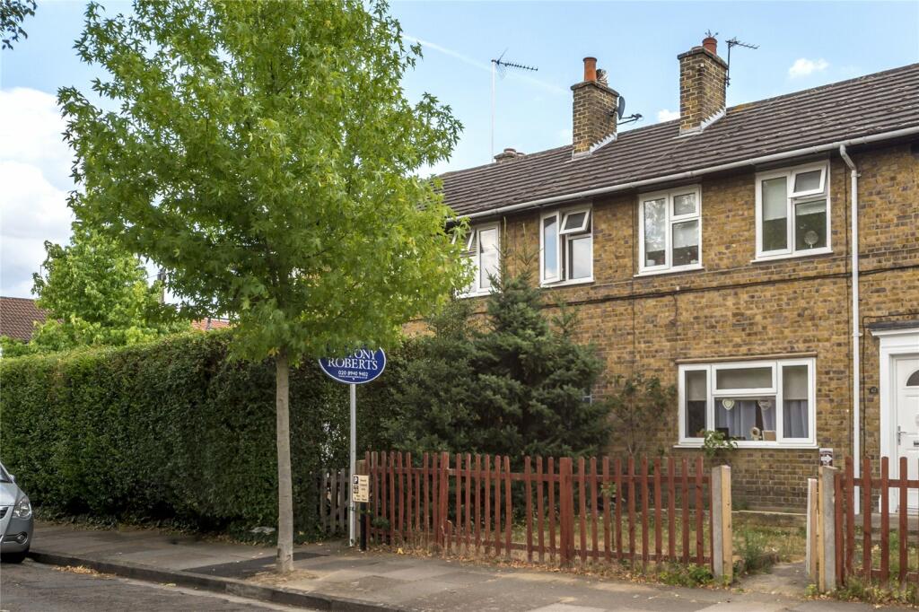 2 bed Apartment for rent in Richmond upon Thames. From Antony Roberts Estate Agents -  Kew - Lettings
