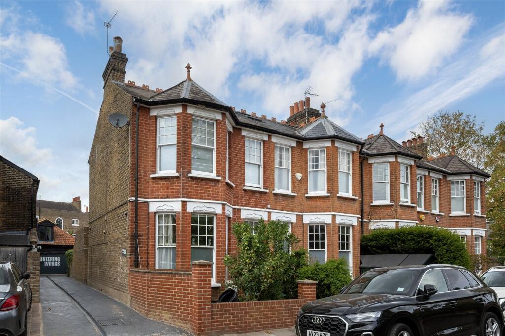 2 bed Apartment for rent in Richmond upon Thames. From Antony Roberts Estate Agents -  Kew - Lettings