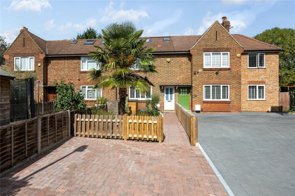 3 bed Mid Terraced House for rent in Richmond. From Antony Roberts Estate Agents -  Kew - Lettings