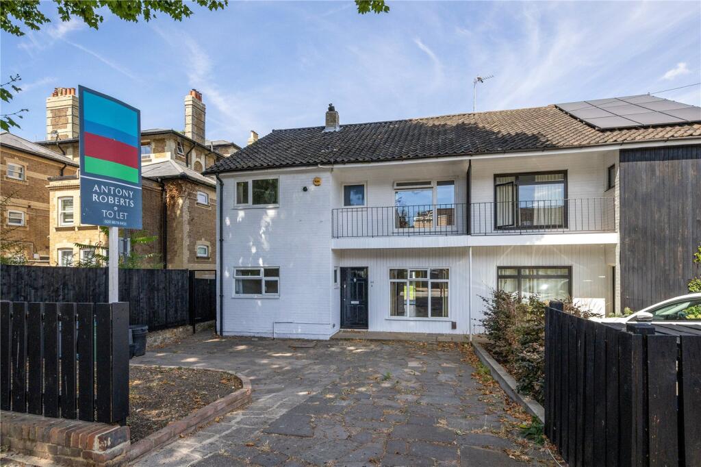 4 bed Semi Detached for rent in Richmond. From Antony Roberts Estate Agents - East Sheen 4 bed Semi Detached for rent in Richmond. From Antony Roberts Estate Agents - East Sheen