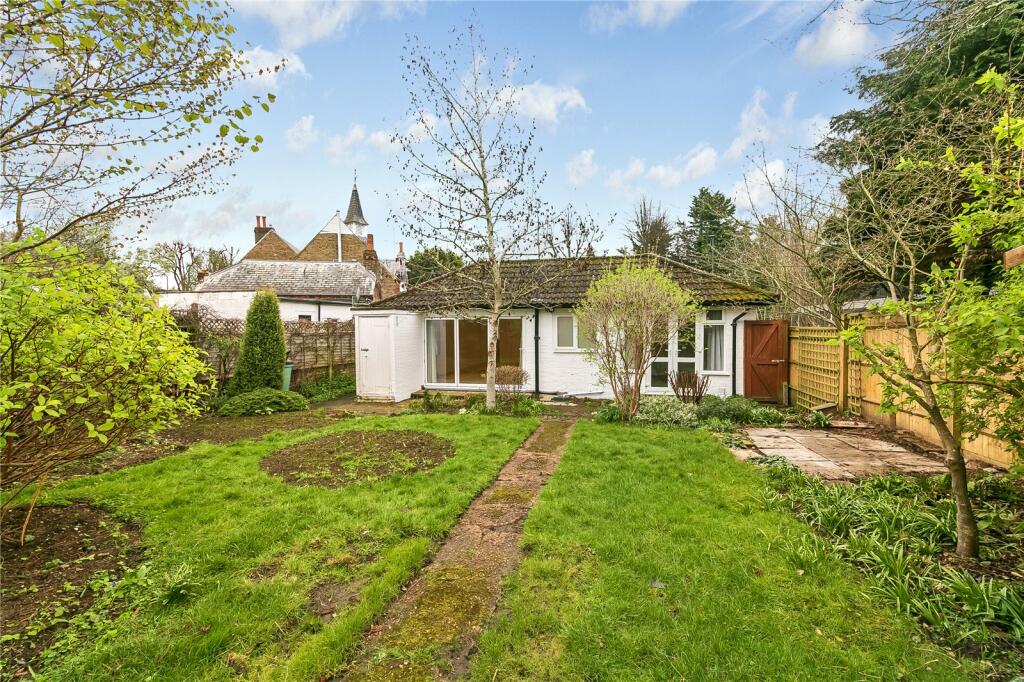 3 bed Detached House for rent in Richmond. From Antony Roberts Estate Agents - Richmond - Lettings