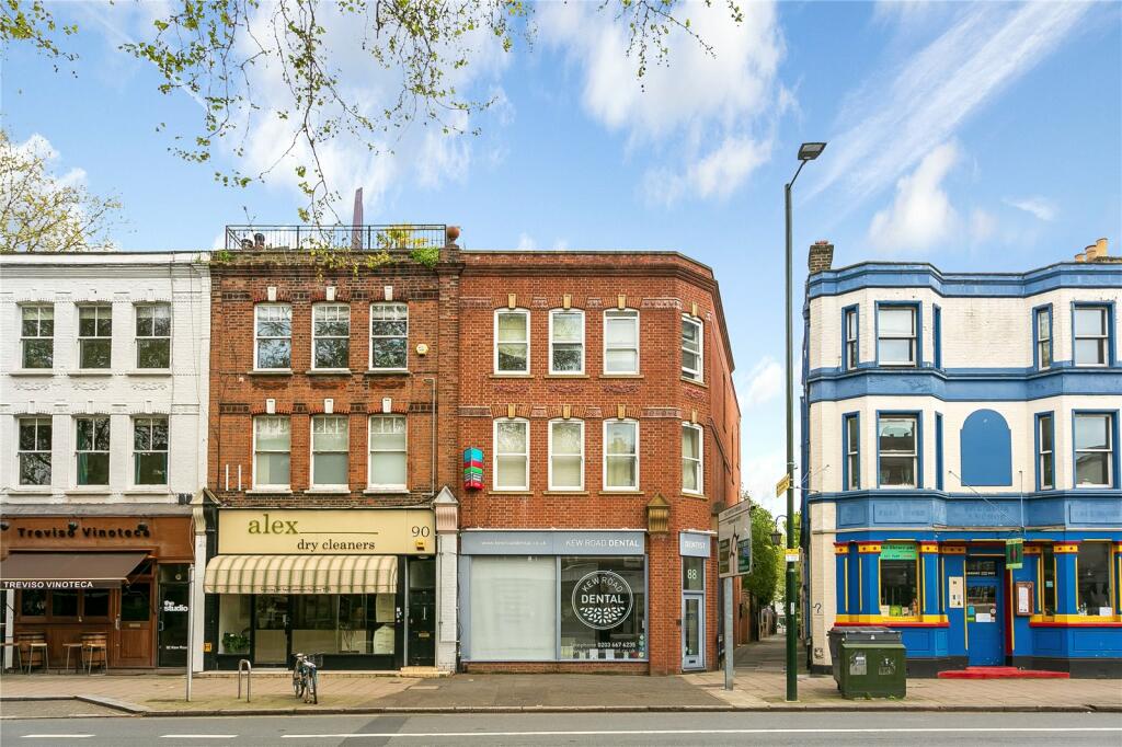 2 bed Apartment for rent in Richmond upon Thames. From Antony Roberts Estate Agents - Richmond - Lettings