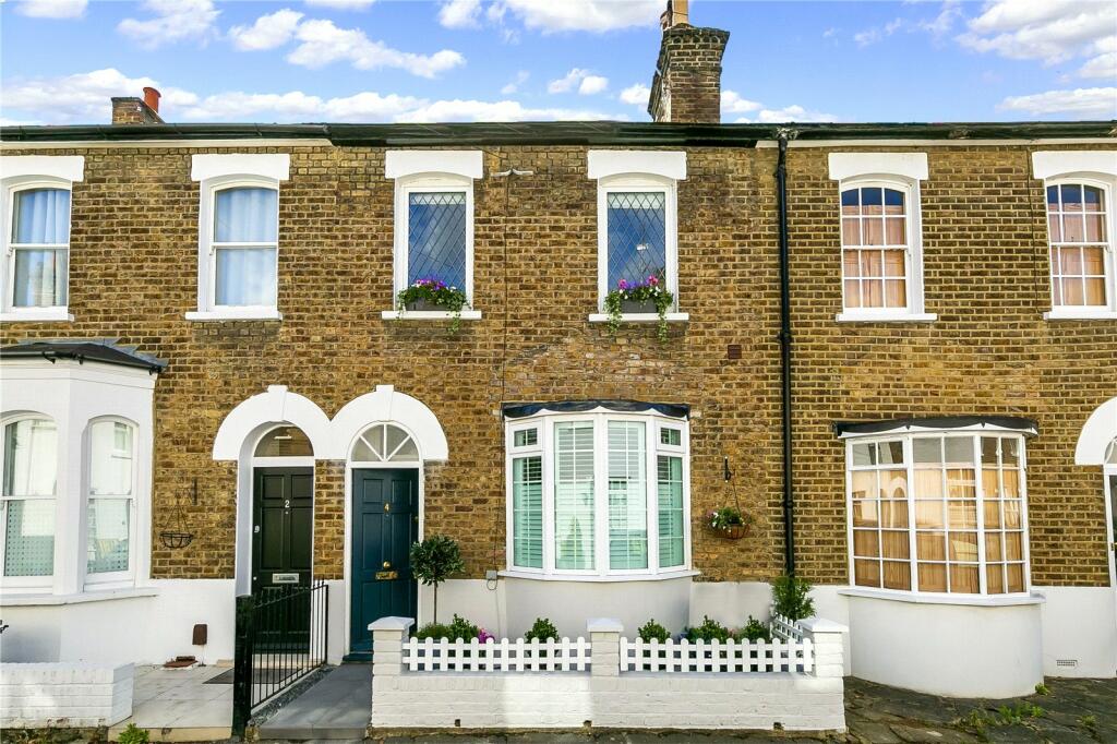 2 bed Mid Terraced House for rent in Richmond. From Antony Roberts Estate Agents - Richmond - Lettings