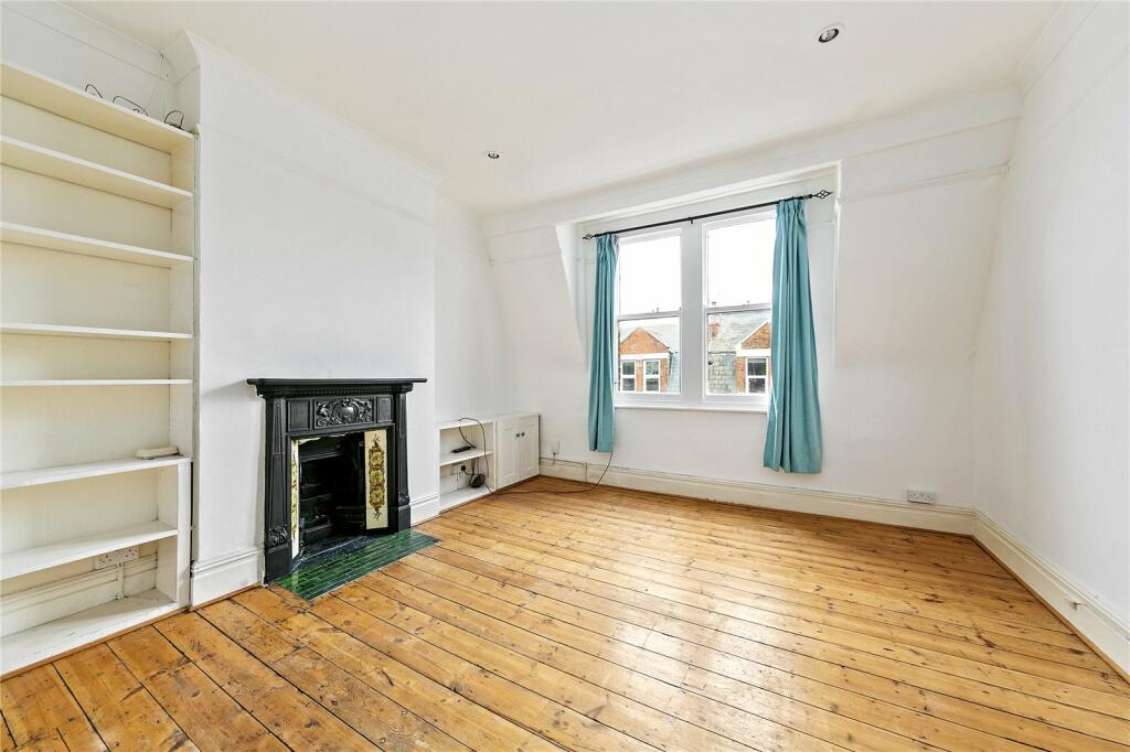 2 bed Apartment for rent in Twickenham. From Antony Roberts Estate Agents - St Margarets