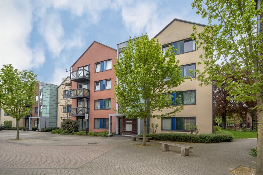 2 bed Apartment for rent in Isleworth. From Antony Roberts Estate Agents - St Margarets