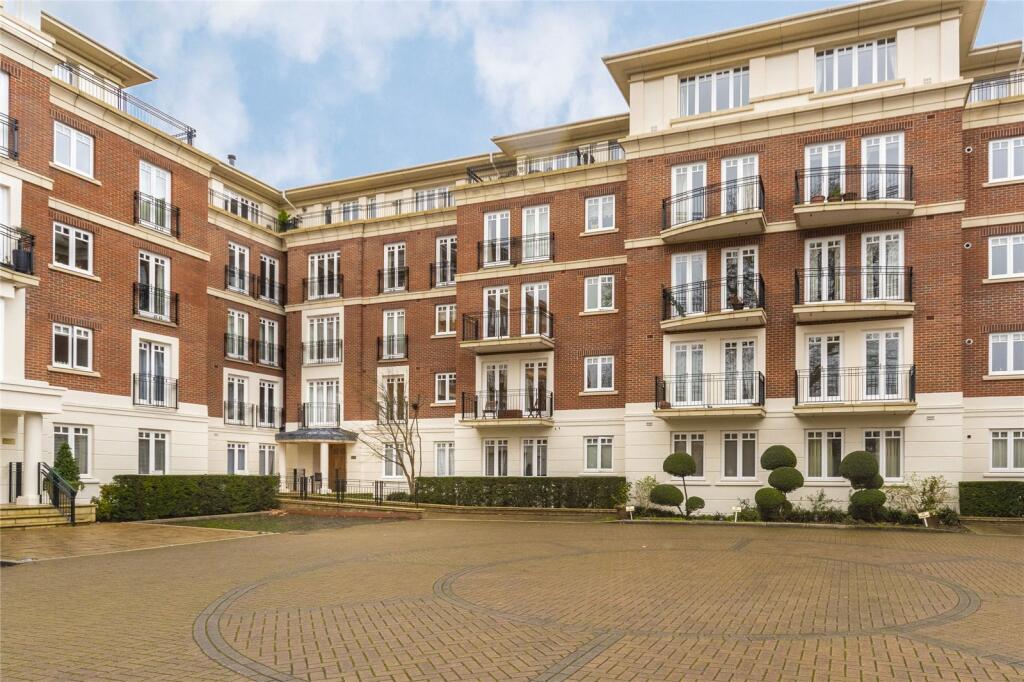 2 bed Apartment for rent in Twickenham. From Antony Roberts Estate Agents - St Margarets