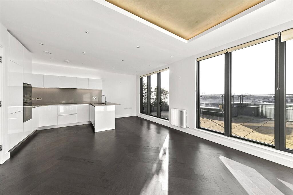 2 bed Apartment for rent in Twickenham. From Antony Roberts Estate Agents - St Margarets