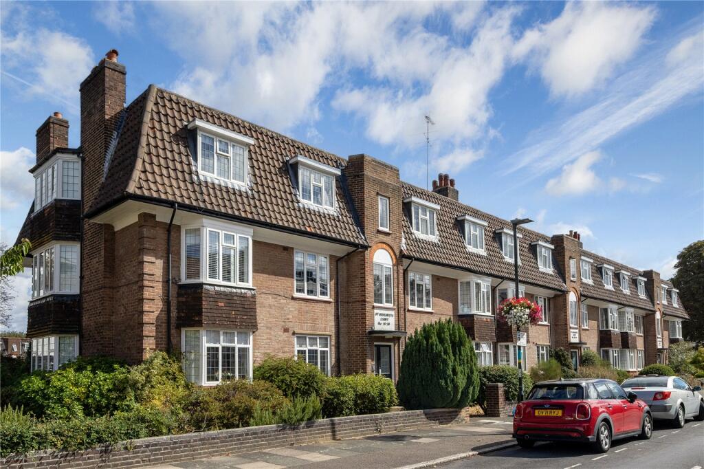 2 bed Apartment for rent in Twickenham. From Antony Roberts Estate Agents - St Margarets