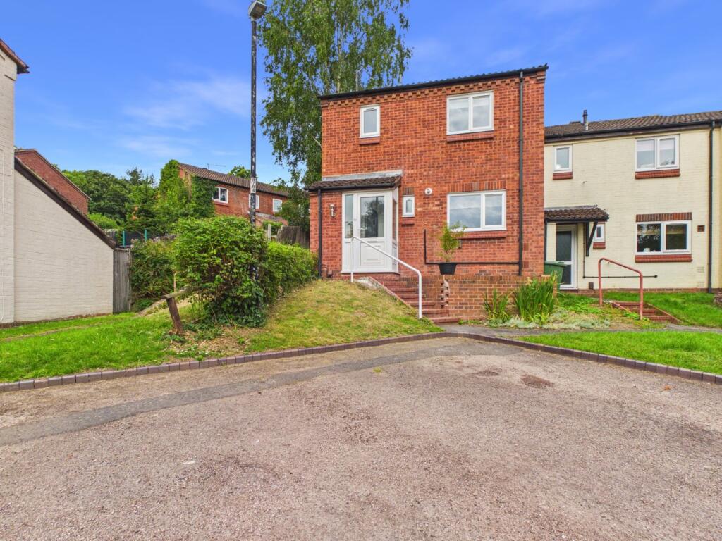 3 bed End of Terrace for rent in Holt End. From A P Morgan - Redditch 3 bed End of Terrace for rent in Holt End. From A P Morgan - Redditch