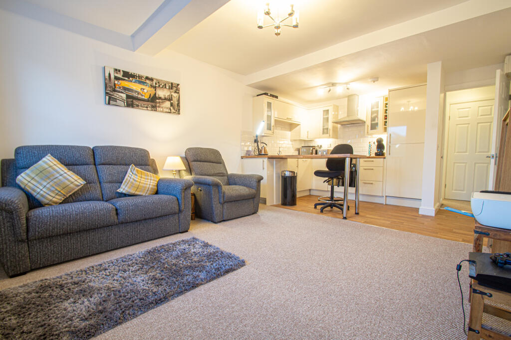 2 bed Apartment for rent in Studley. From A P Morgan - Redditch 2 bed Apartment for rent in Studley. From A P Morgan - Redditch