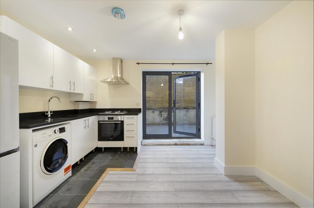 1 bed 1st Floor Flat for rent in Stepney. From Ariston Property - London