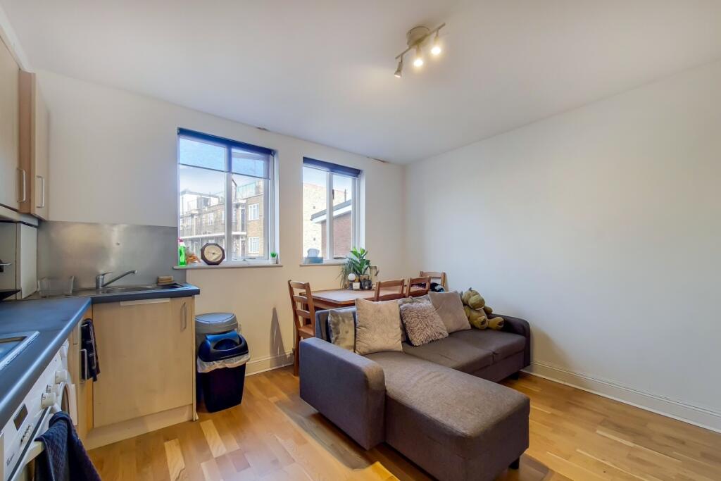 2 bed 1st Floor Flat for rent in Islington. From Ariston Property - London