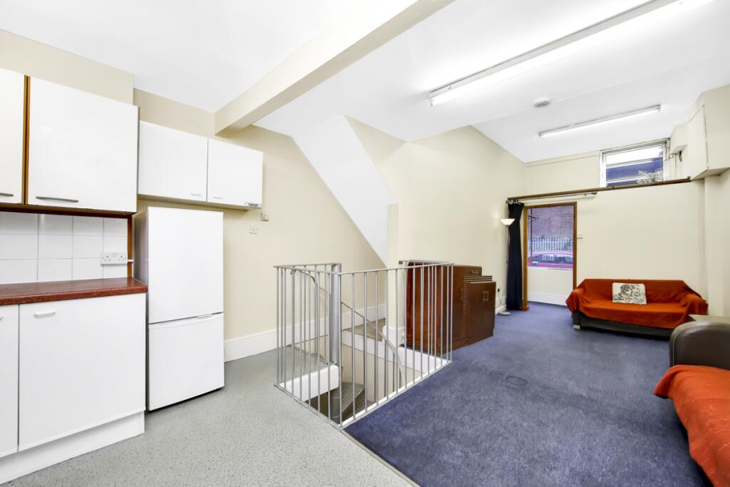1 bed 1st Floor Flat for rent in Hornsey. From Ariston Property - London