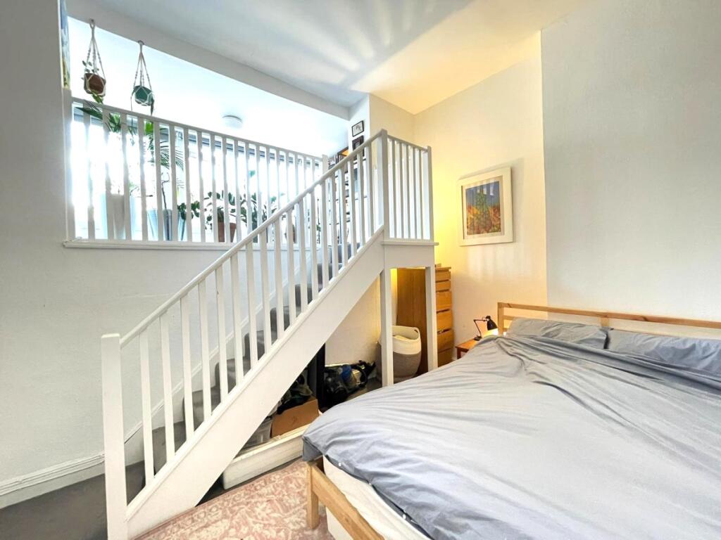 1 bed 1st Floor Flat for rent in Stoke Newington. From Ariston Property - London
