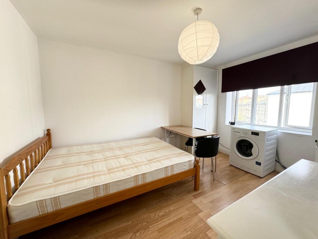 4 bed Studio for rent in Stoke Newington. From Ariston Property - London
