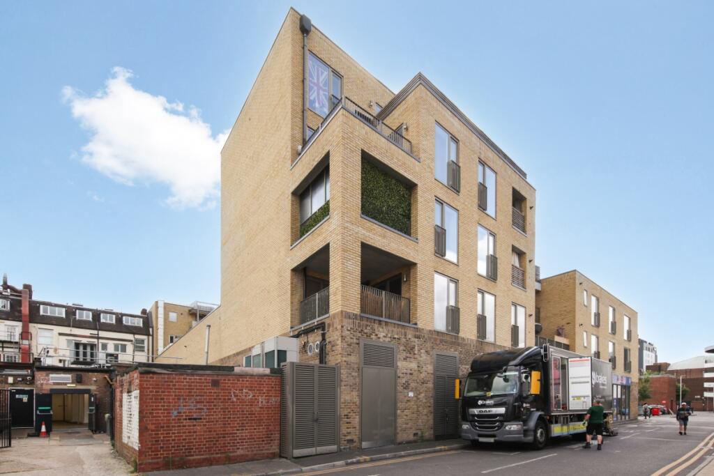 1 bed 1st Floor Flat for rent in Romford. From Ariston Property - London