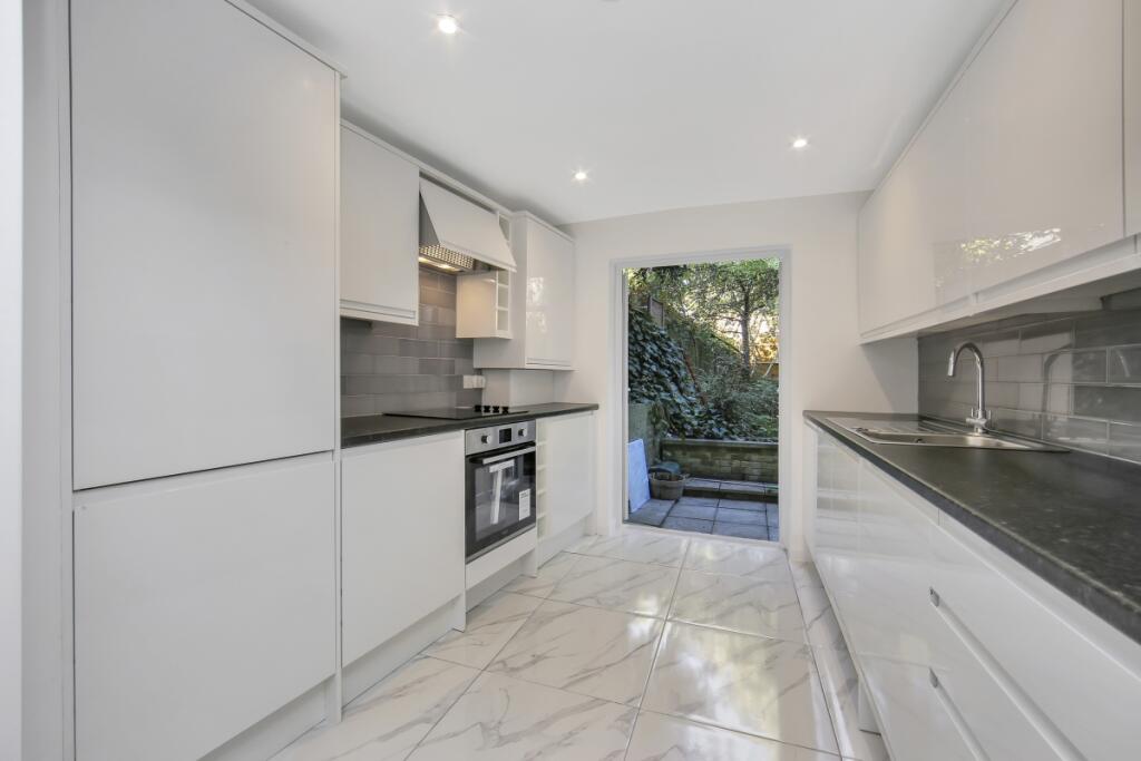 2 bed 1st Floor Flat for rent in Camden Town. From Ariston Property - London