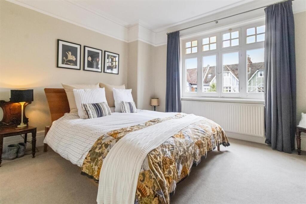 5 bed Detached for rent in Hornsey. From Ariston Property - London