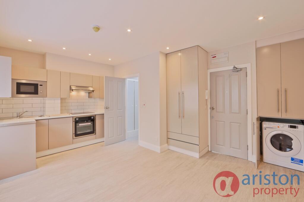 4 bed Studio for rent in Hornsey. From Ariston Property - London